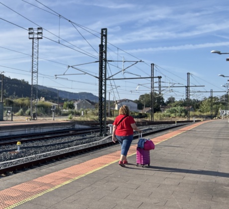 viajera estación tren - vBlog asunada