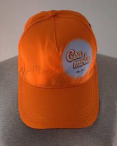 Gorra adulto Play naranja con parche de Cea Mola