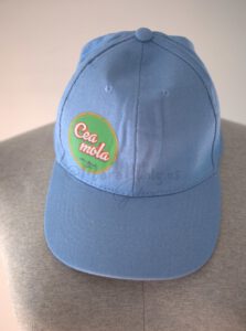 Gorra-Kid-Trnt-azul cielo con parche de Cea Mola