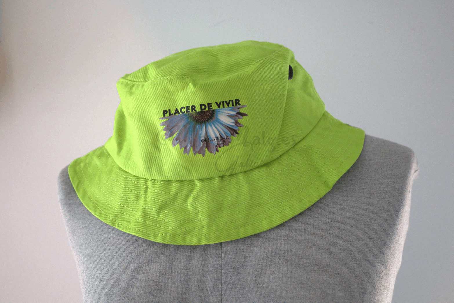 Gorro Summer, color verde manzana con Flor-PlacerDeVivir