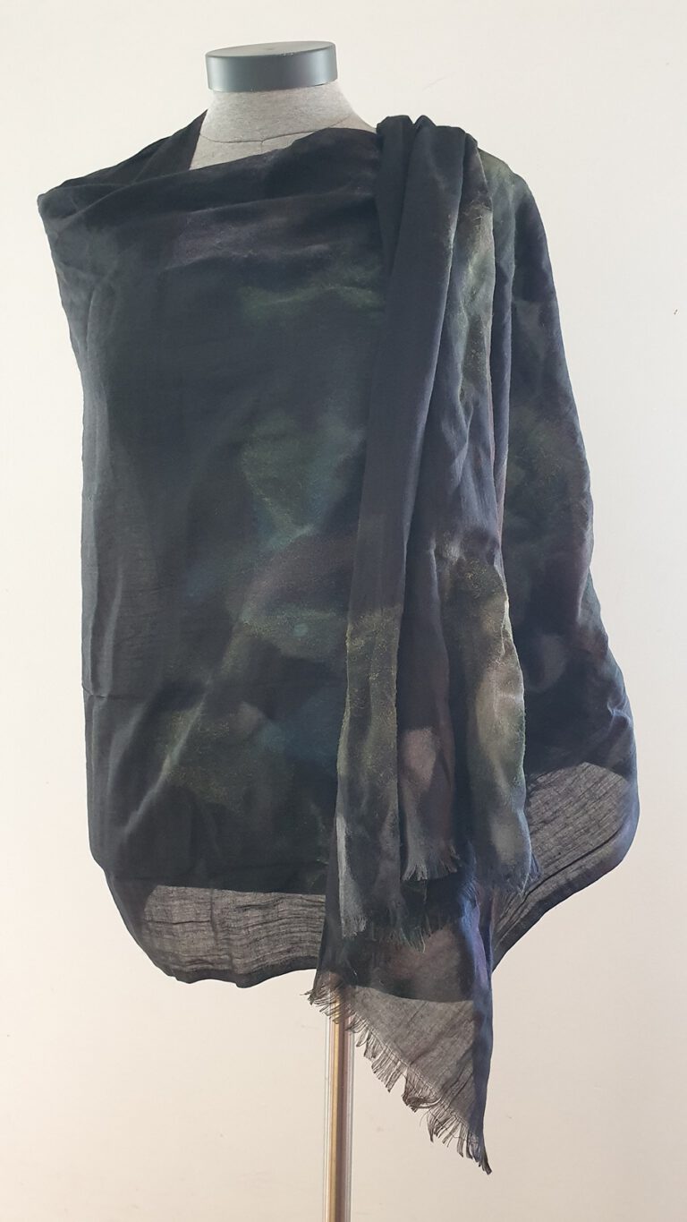 fular pañuelo negro pintado por AsunAdá