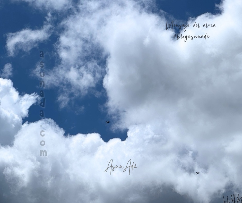 Situaciones cotidianas​-nubes y avionetas-blogasunada